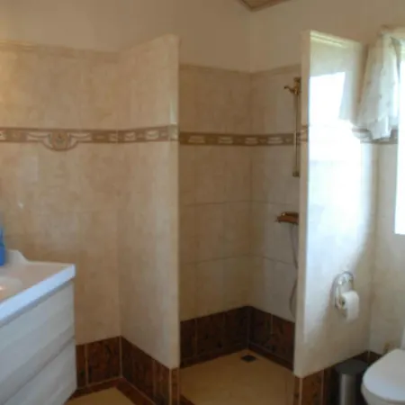 Дом отдыха Outstanding Close To Beachh *