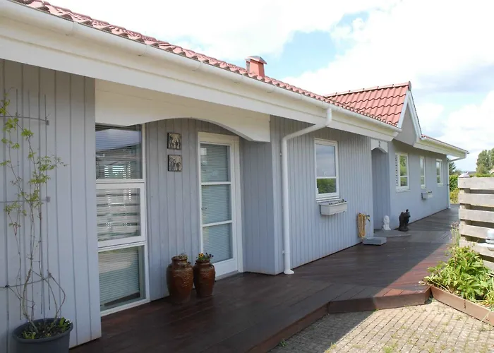 Outstanding Close To Beachh Сasa de vacaciones