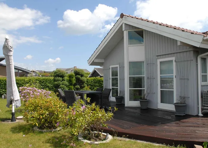 Outstanding Close To Beachh